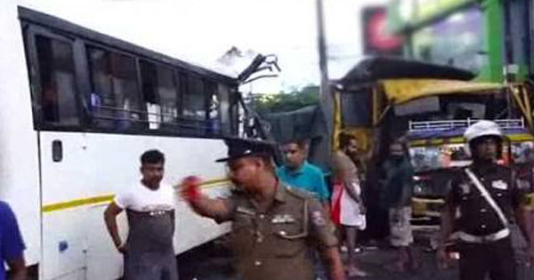 බස් ටිපර් ගැටී 20ක් රෝහලට