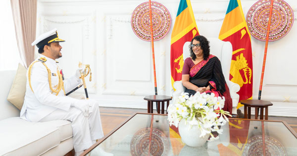 නාවික හමුදාපති අගමැතිනිය හමුවෙයි